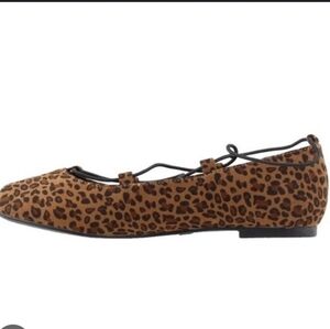 BRAND NEW SEYCHELLES MEMORY FOAM WOMEN'S FLATS